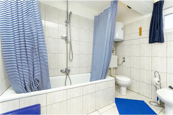 Apartment A1, for 6 persons