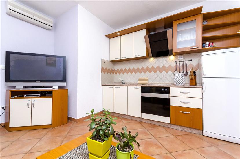 Apartment A1, for 8 persons