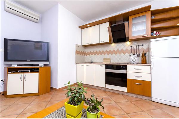 Apartment A1, for 8 persons