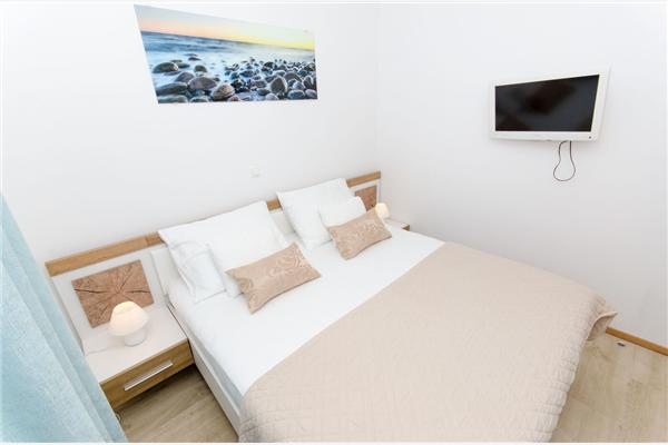 Apartment A5, for 5 persons