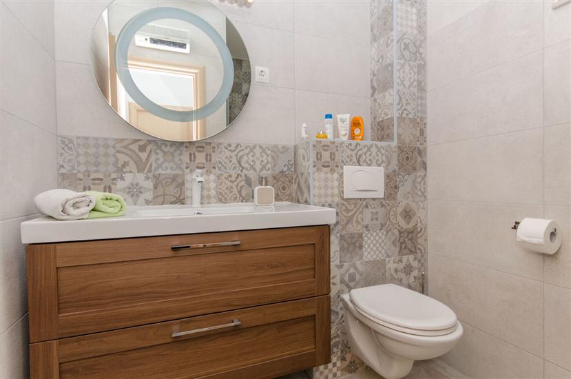 Apartment A5, for 5 persons