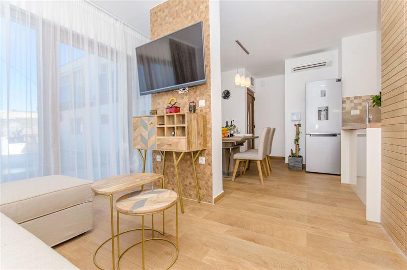 Apartment A5, for 5 persons