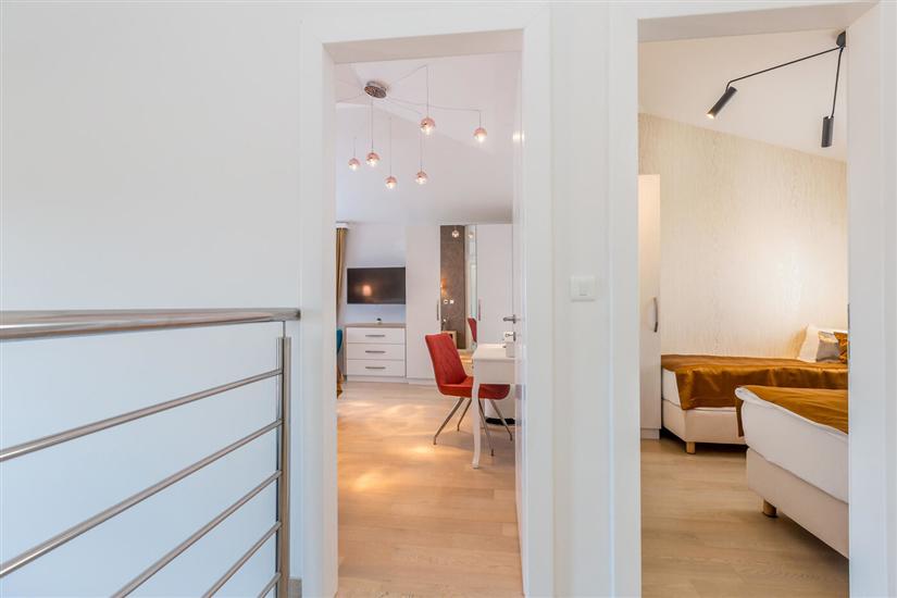 House K1, for 10 persons