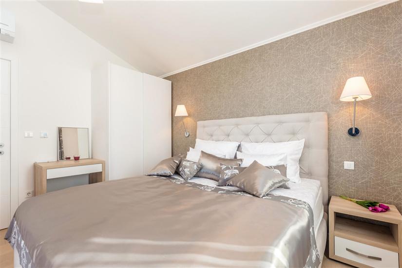 House K1, for 10 persons