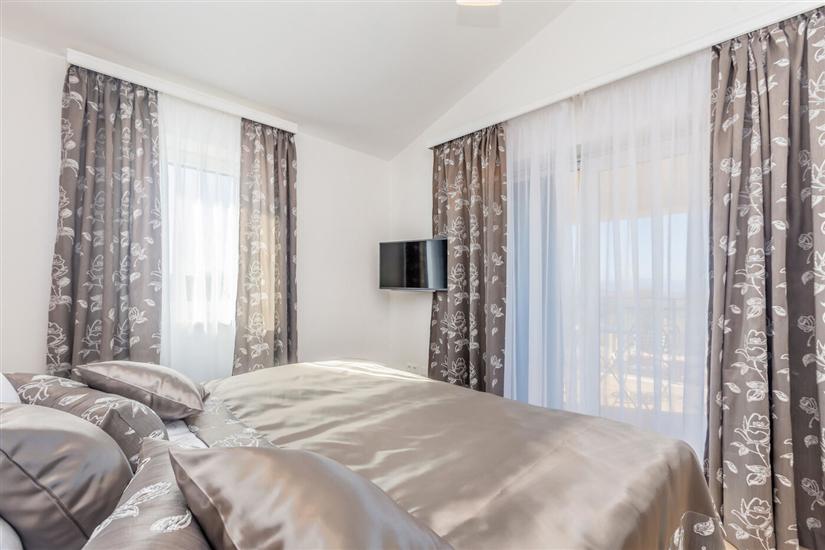 House K1, for 10 persons