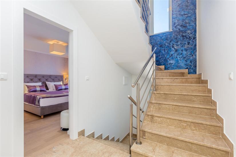 House K1, for 10 persons