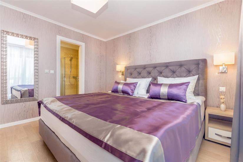 House K1, for 10 persons