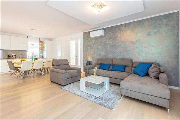 House K1, for 10 persons