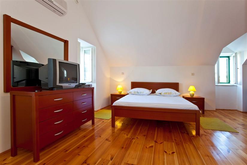 House K1, for 8 persons