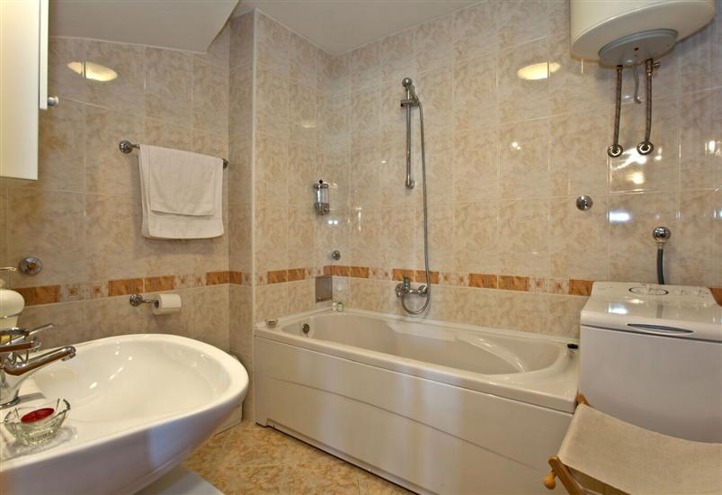 House K1, for 8 persons