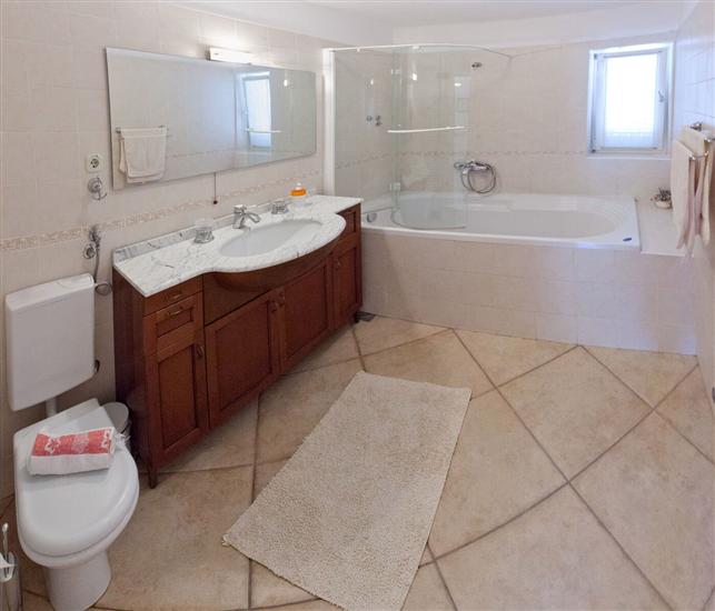 House K1, for 9 persons