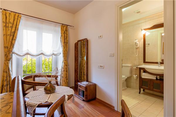 House K1, for 10 persons