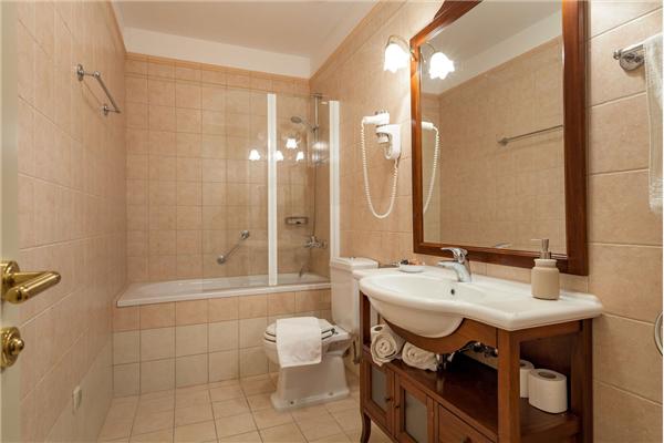 House K1, for 10 persons