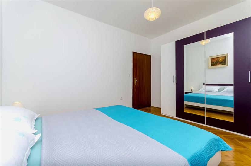 House K1, for 12 persons