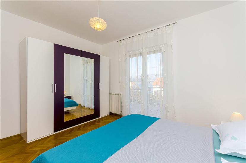 House K1, for 12 persons