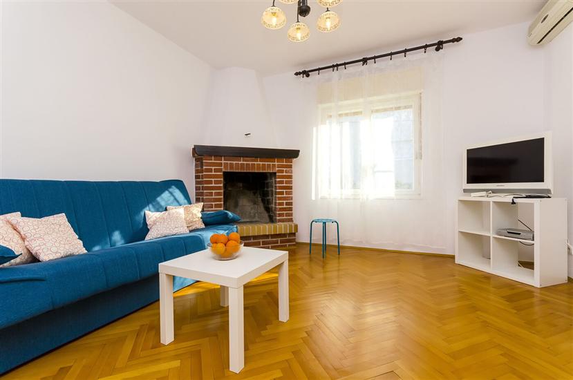 House K1, for 12 persons