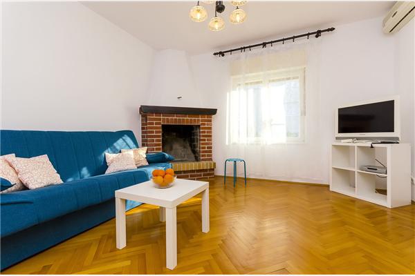 House K1, for 12 persons