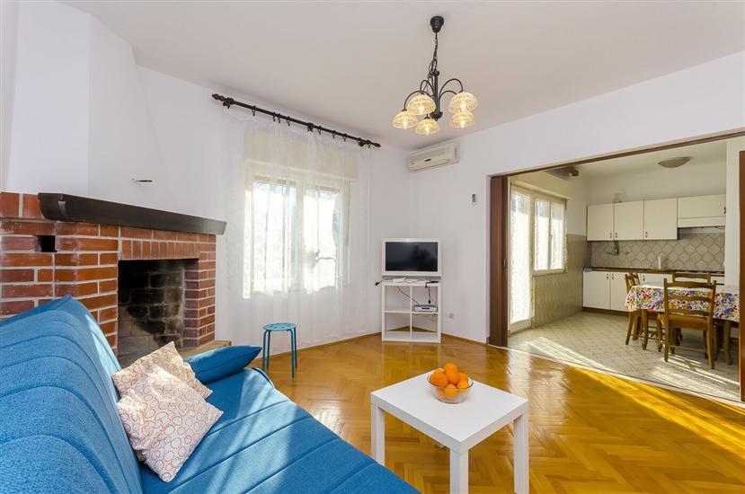 House K1, for 12 persons