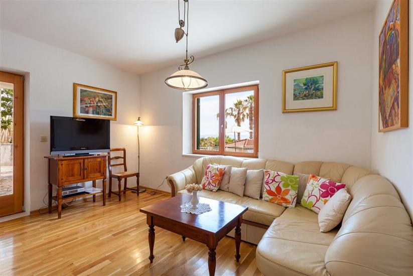 House K1, for 10 persons