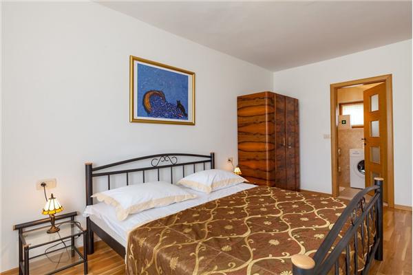 House K1, for 10 persons