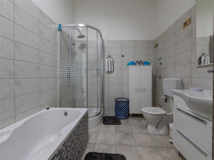 House K1, for 8 persons