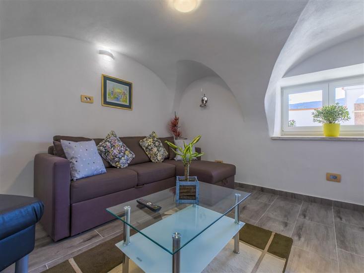 House K1, for 8 persons