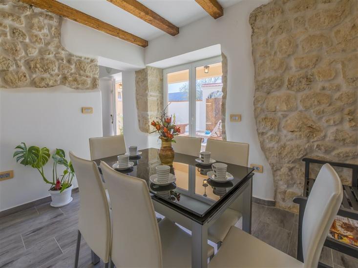 House K1, for 8 persons