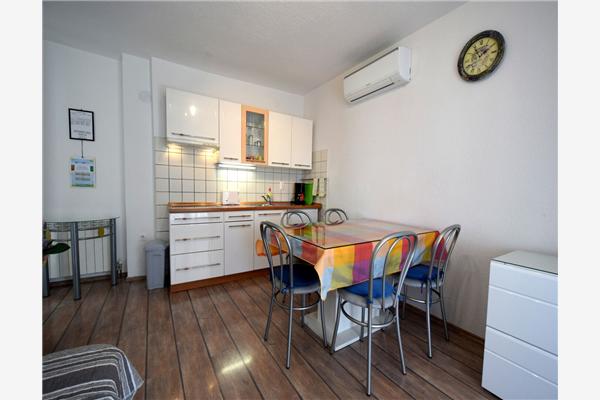 Apartment A1, for 5 persons