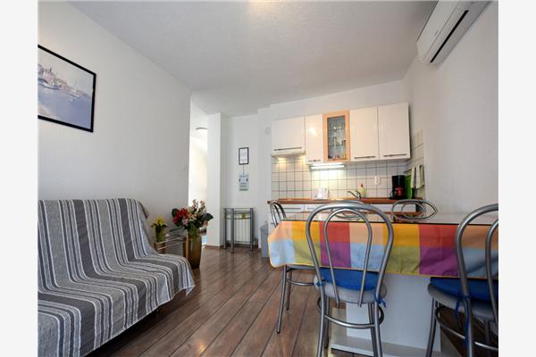 Apartment A1, for 5 persons