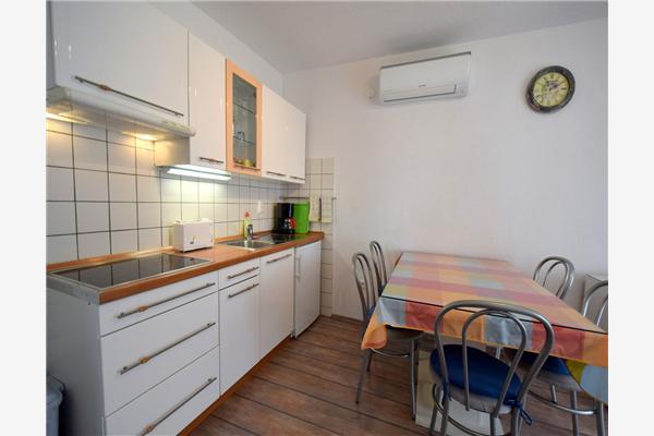Apartment A1, for 5 persons