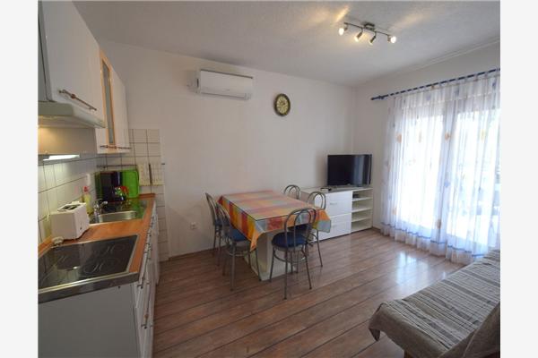 Apartment A1, for 5 persons