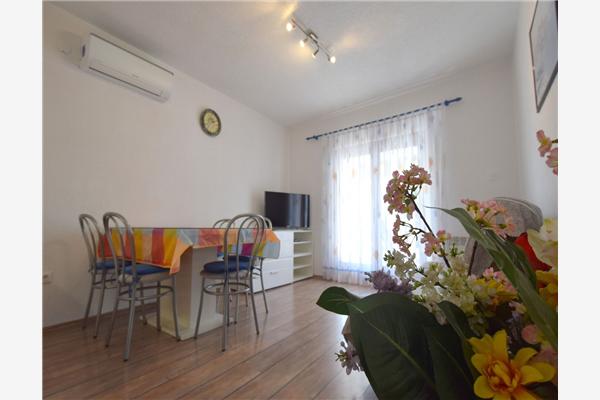 Apartment A1, for 5 persons