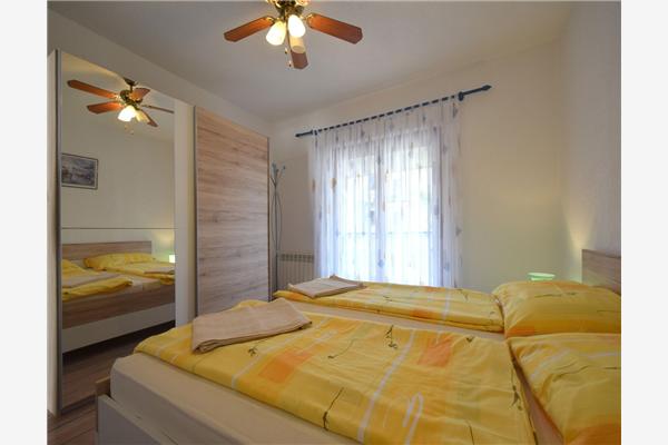 Apartment A1, for 5 persons