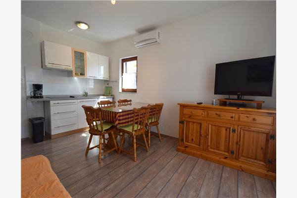 Apartment A2, for 5 persons