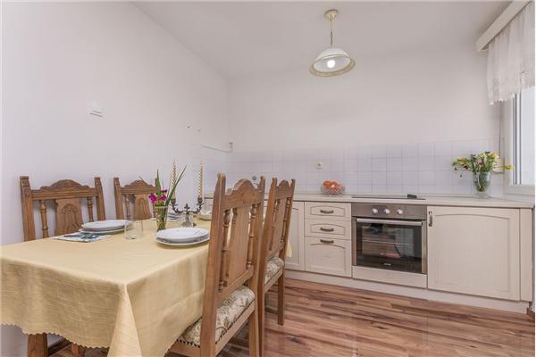 Apartment A1, for 6 persons