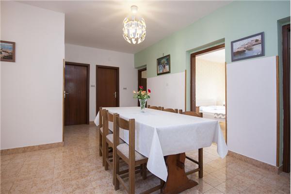 Apartment A2, for 10 persons