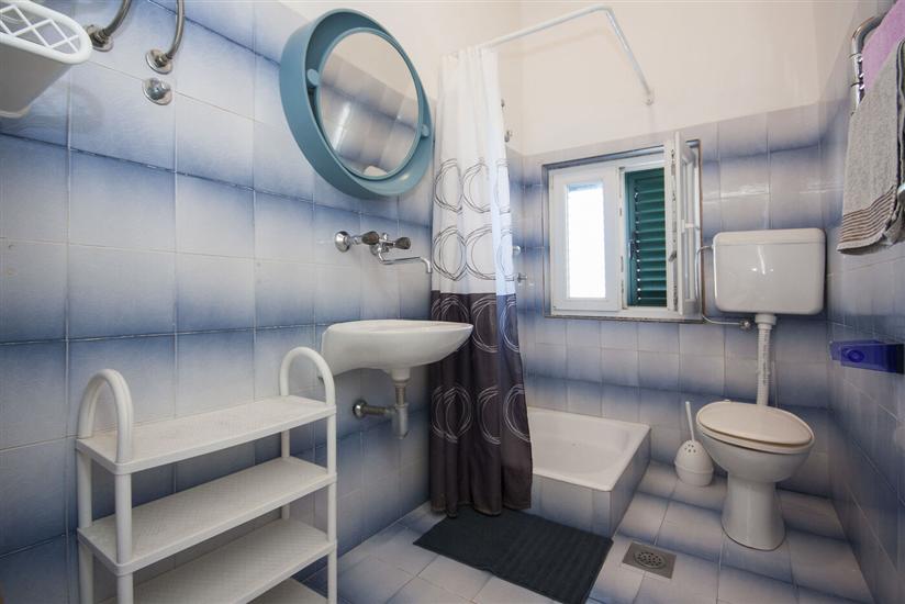 Apartment A1, for 8 persons