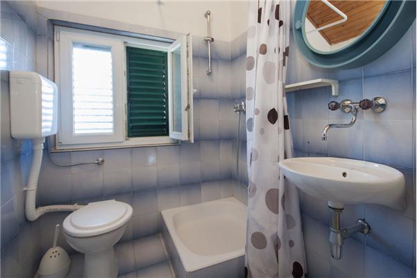 Apartment A1, for 8 persons