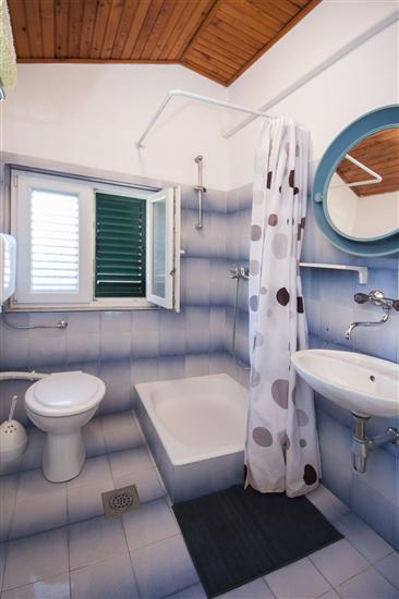 Apartment A1, for 8 persons