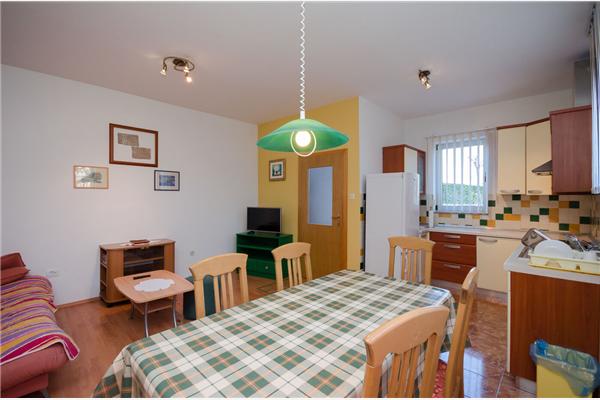 Apartment A1, for 5 persons