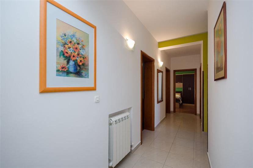 Apartment A2, for 7 persons