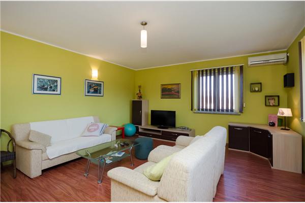 Apartment A2, for 7 persons