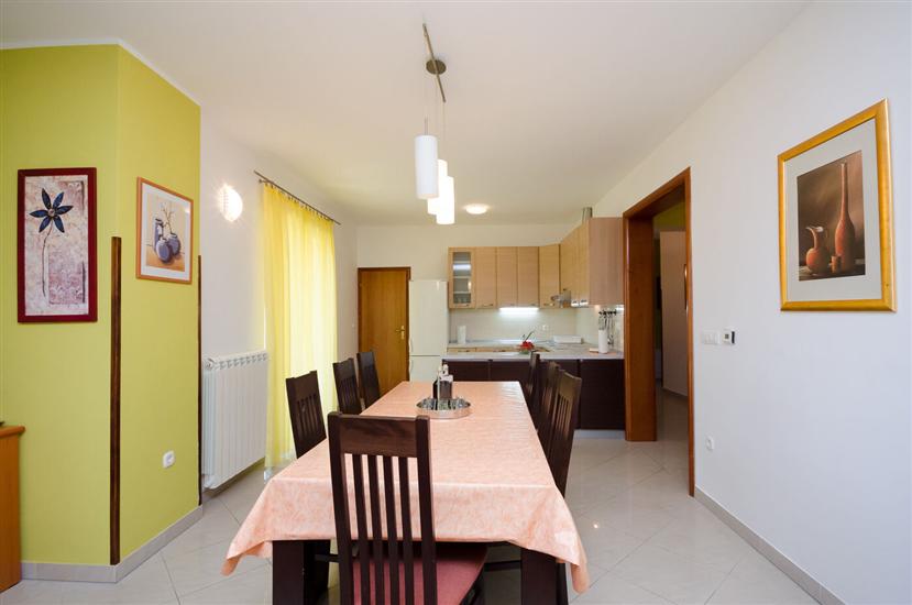 Apartment A2, for 7 persons