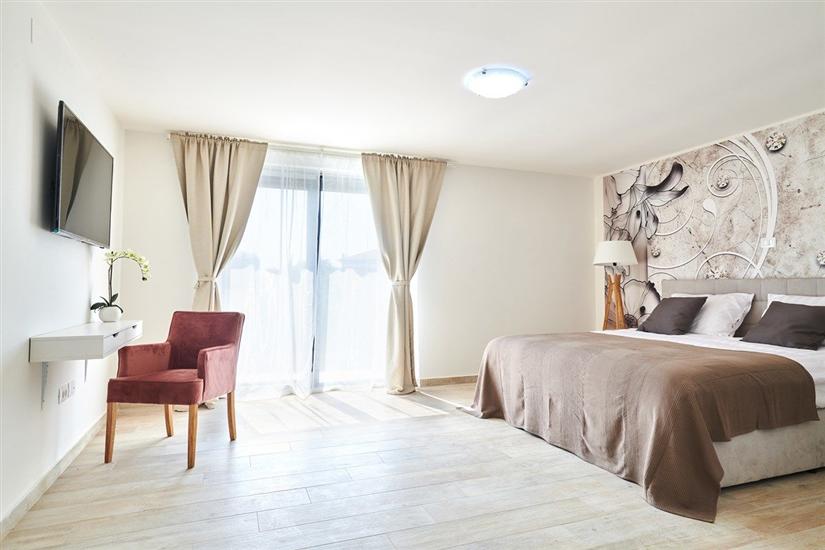 House K1, for 8 persons