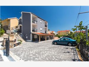 Apartments BERISHA I Baska - island Krk, Size 25.00 m2, Airline distance to town centre 400 m