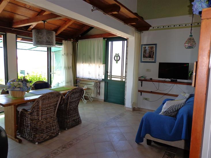 Apartment A1, for 5 persons