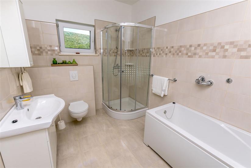 House K1, for 8 persons