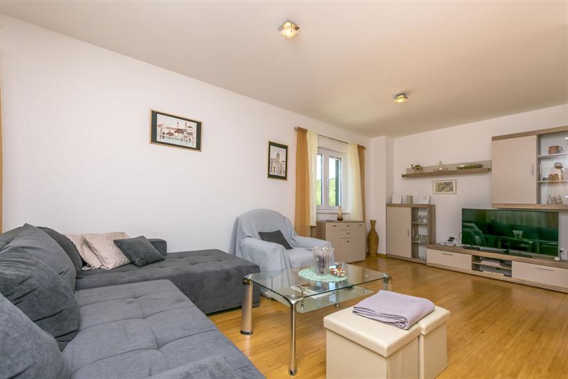 House K1, for 8 persons