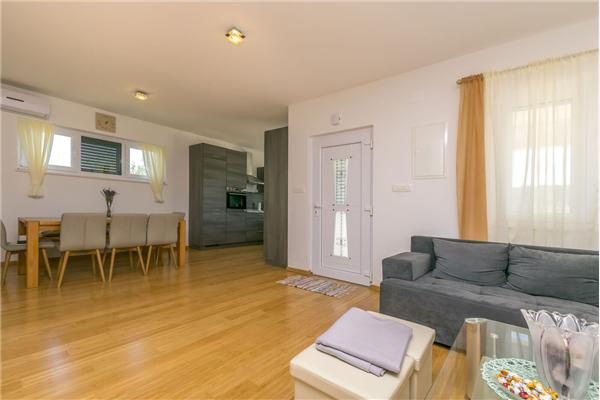 House K1, for 8 persons