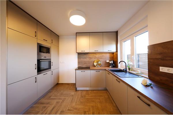 House K2, for 12 persons